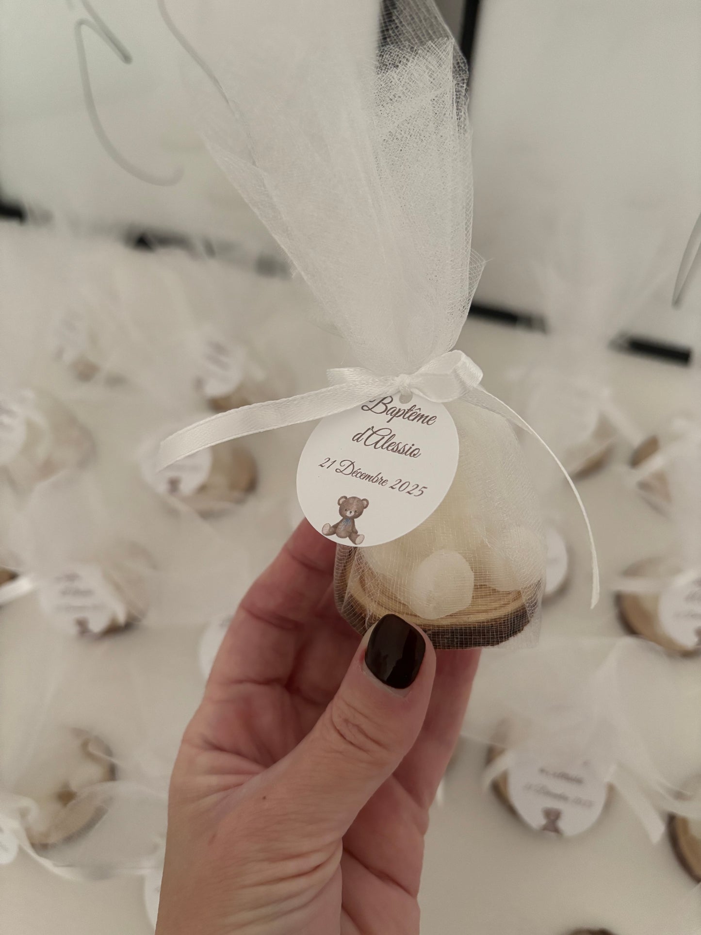 Ourson et son rondin de bois