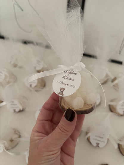 Ourson et son rondin de bois